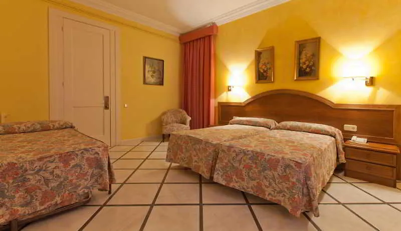 Hotel Nouvel Barcelona 3*,
